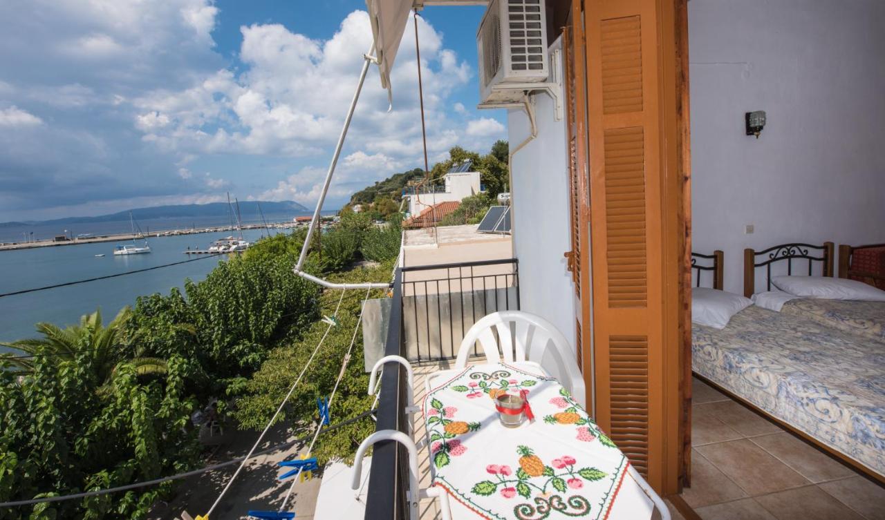 Orfanos Loutraki Rooms Eksteriør billede